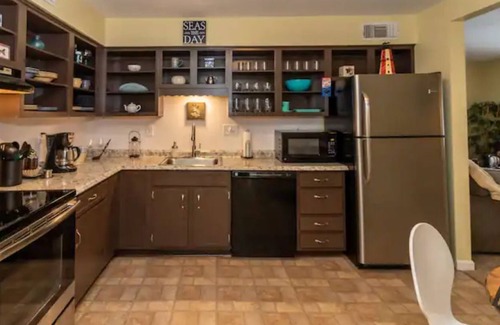 Clifton Park Casa | Full Kitchen,W&D,Wifi,self checkin,driveway prking!