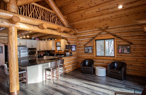 Mercer Casa | Inicio de sesión completo en el lago privado cerca de la ciudad, senderos para motos de nieve y campo de golf
