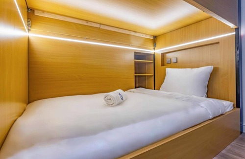 Jumeira 3 Cabina | Ultimate Beachfront Capsule Beds at Kite Beach and Sunset Beach!