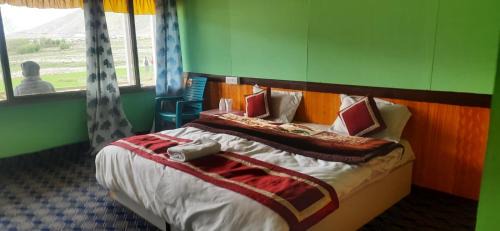 Leh Cama Y Desayuno | Full Moon Cottages Pangong Ladakh by LexStays
