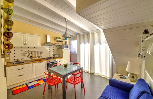Capaci Apartamento | Apartamento cerca de la playa con una espléndida terraza con vistas al mar.