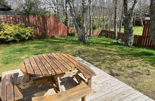 Aviemore Cabaña | ** Full refurb Nov 24 ** Aviemore Cottage in peaceful woodland location