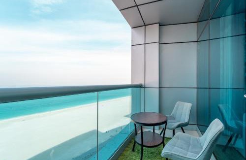 Rumailah Apartamento | Full seaview luxury with gym,pool,jacuzzi,sauna,24x7 cafe,beach,restaurants,medical and more