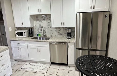 New Papago Parkway Casa | full size house with mini golf good for have a nice relax days