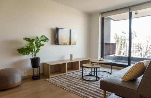 Apoquindo Apartamento | Full Stylish 2BR Oasis for 5 in Lively Las Condes