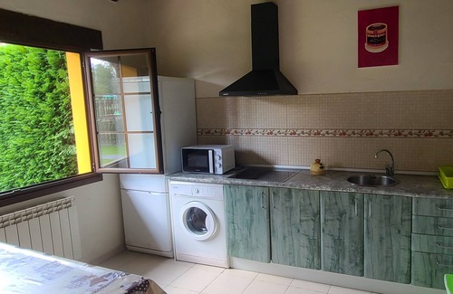 Bricia Cabaña | Apartamento completo amarillo en Llanes