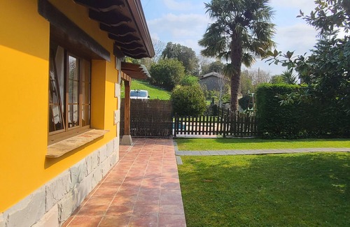 Bricia Cabaña | Apartamento completo amarillo en Llanes