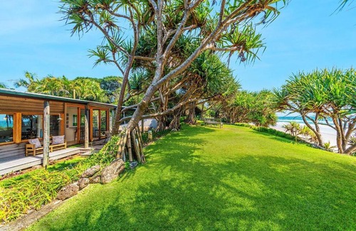 Byron Bay Casa | Fuller Holidays - Belongil Beachside Cottage