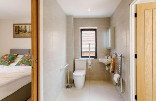 Bishampton Casa | Fully Accessible-Disabled Adapted-Hot Tub-Pets