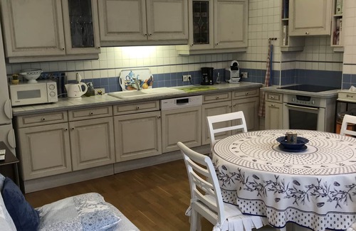 Toulon-sur-Arroux Apartamento | fully-equipped apartment for 2 to 8 people