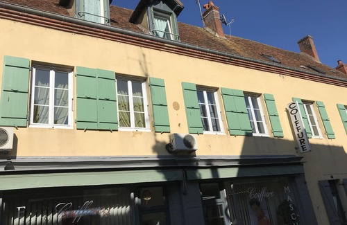 Toulon-sur-Arroux Apartamento | fully-equipped apartment for 2 to 8 people