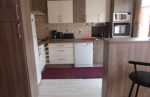 Saint-Cere Apartamento | Fully equipped apartment in the center of town, no pets allowed