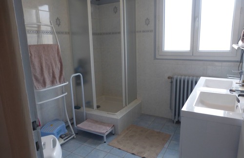 Saint-Cere Apartamento | Fully equipped apartment in the center of town, no pets allowed