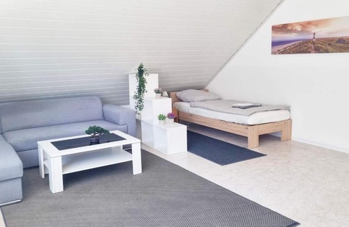 Dietzenbach Apartamento | Fully equipped Apartment with big balcony and cozy living room