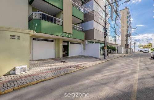 Itapema Apartamento | Fully Equipped Apartments Steps From the sea in Meia Praia OBS