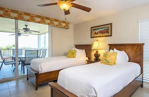 Marathon Hotel | Fully Equipped Kitchen and Pool Access Make this an Easy Choice for your Stay!