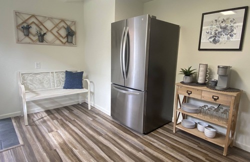 Central Tacoma Apartamento | Fully Equipped + Renovated APT Near Cheney Stadium