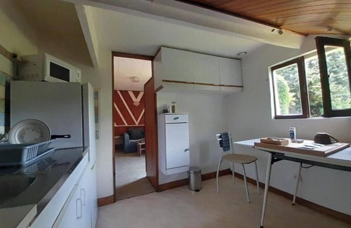 Figeac Apartamento | Fully-equipped, riverside T1 apartment.