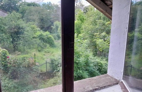 Figeac Apartamento | Fully-equipped, riverside T1 apartment.