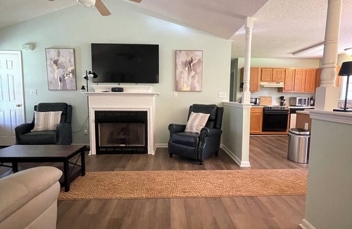 Indian Trail Casa | Casa con garage y cerca en Indian Trail