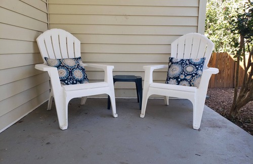 Charlotte Casa | Fully Fenced Backyard | 400 MBs Wifi | King Beds