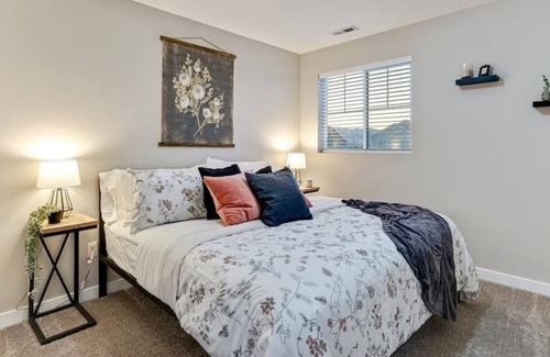 American Fork Casa | Fully Fenced, Grass Backyard|Pets are Allowed