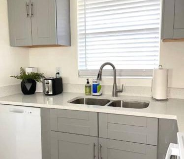 Southgate Casa | Fully Fenced With Hot tub near Siesta Key Bridge