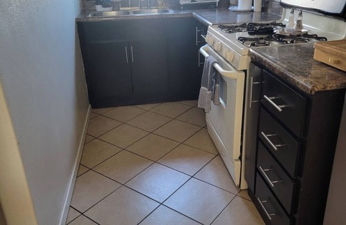 Yuma Casa | Fully Fenced Yard. Mini Split AC. Private Driveway Parking.