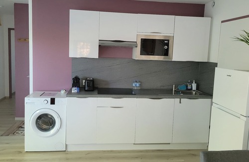 Saint-Julien-de-Peyrolas Apartamento | Fully equipped apartment on the ground floor between Gard and Ardèche