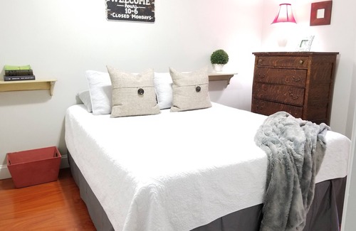 Nashua Condominio | Fully Furnished 1st Floor, 1 Bed, 1 Bath Condo