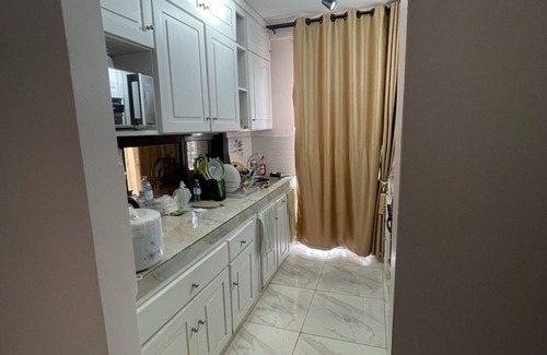 Kireka Condominio | Condominio amueblado de 2 dormitorios en Uganda, con piscina, gimnasio