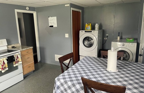 Trotwood Casa | Fully furnished 3 bedroom 1 bath, cheaper than a hotel rate! Washer and dryer.