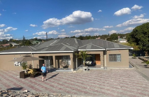 Ndola Apartamento | Fully furnished 3 bedroom family sized apartment --15 minutes from the airport..