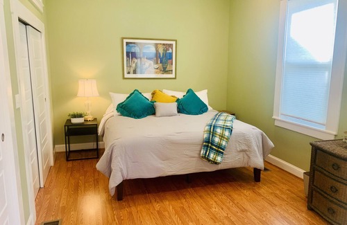 Schnitzelburg Casa | Fully Furnished, 30 Day Plus in the Heart of German Town, Walk to Everything!
