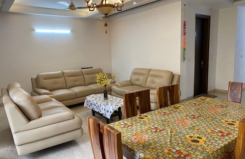 Saket Apartamento | fully furnished accommodation with four bedrooms