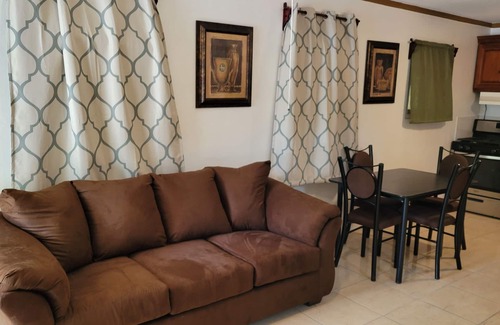 Half Moon Bay Apartamento | FULLY FURNISHED APARTMENT 2 MINUTES FROM RESTAURANTS AND BEACH