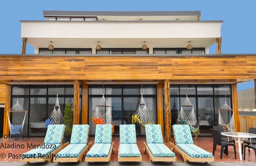 San Clemente Casa | Fully Furnished Beachfront House Pool and Jacuzzi Sleep 17 People