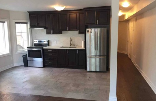 York University Heights Casa | Fully Furnished Bright and Luxurious Bedroom in North York-1