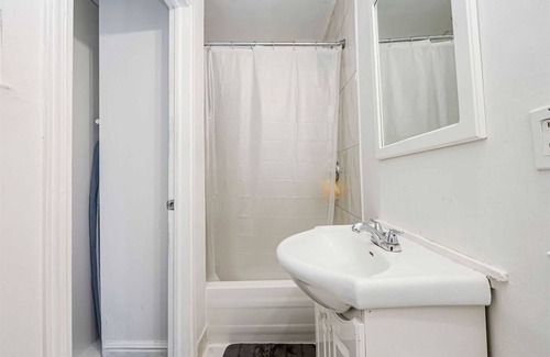 York University Heights Casa | Fully Furnished Bright and Luxurious Bedroom in North York-5