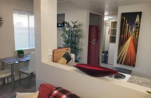 Surprise Apartamento | Fully Furnished Condo-Heated Pool-Hot Tub Yr Rnd