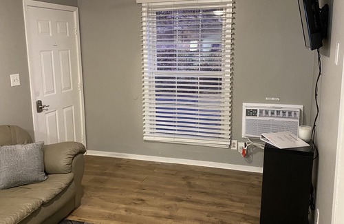 Bluewell Apartamento | Fully Furnished Executive Rental 1-Bed 1-Bath Pets Allowed
