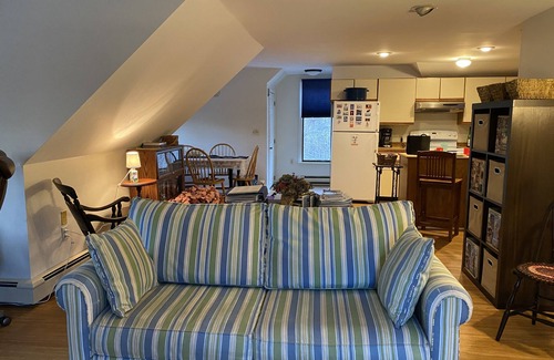 Falmouth Apartamento | Apartamento ejecutivo / jardín totalmente amueblado en Falmouth, Maine