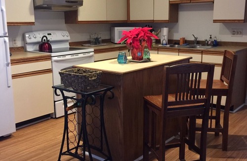 Falmouth Apartamento | Apartamento ejecutivo / jardín totalmente amueblado en Falmouth, Maine