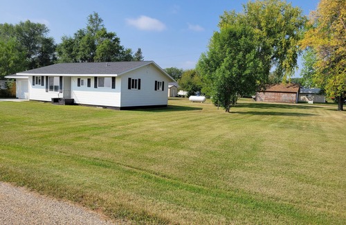 LaMoure Casa | Fully furnished, newly remodeled house with heated attached garage.