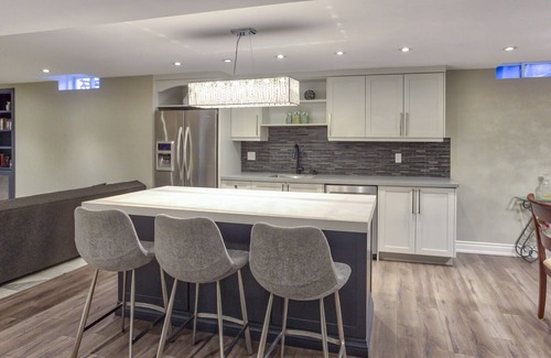 Richmond Hill Apartamento | Fully Furnished Private Guest Suite
