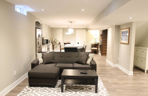 Richmond Hill Apartamento | Fully Furnished Private Guest Suite