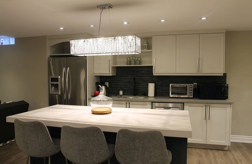 Richmond Hill Apartamento | Fully Furnished Private Guest Suite