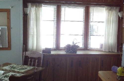 Forest Hills Casa | Fully Furnished Quiet Enjoyment Ready For Traveling Professionals or Vacationers