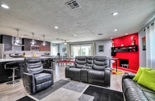 Las Vegas Casa | Fully licensed pool home w/outdoor kitchen.