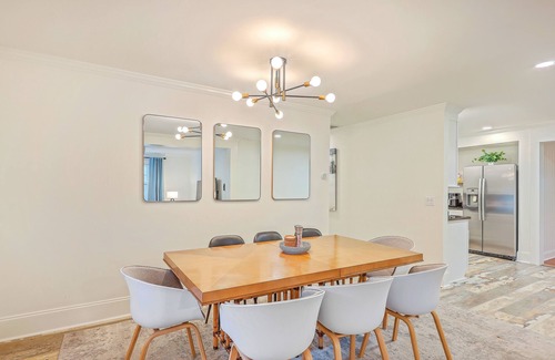 Mount Pleasant Casa | Fully Loaded Home ~ Kid Friendly ~ Outdoor Space
